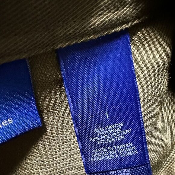 JH Collectibles button down shirt. Size 1X. NWT - Picture 5 of 8